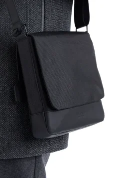 MESSENGER BAG