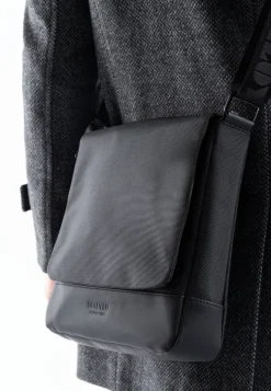 MESSENGER BAG